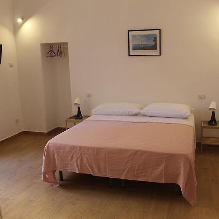Bed and Breakfast Casa Laura Oliva Mancini Neapel Exterior foto
