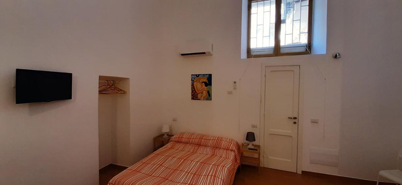 Bed and Breakfast Casa Laura Oliva Mancini Neapel Exterior foto