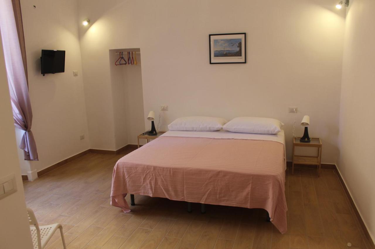 Bed and Breakfast Casa Laura Oliva Mancini Neapel Exterior foto