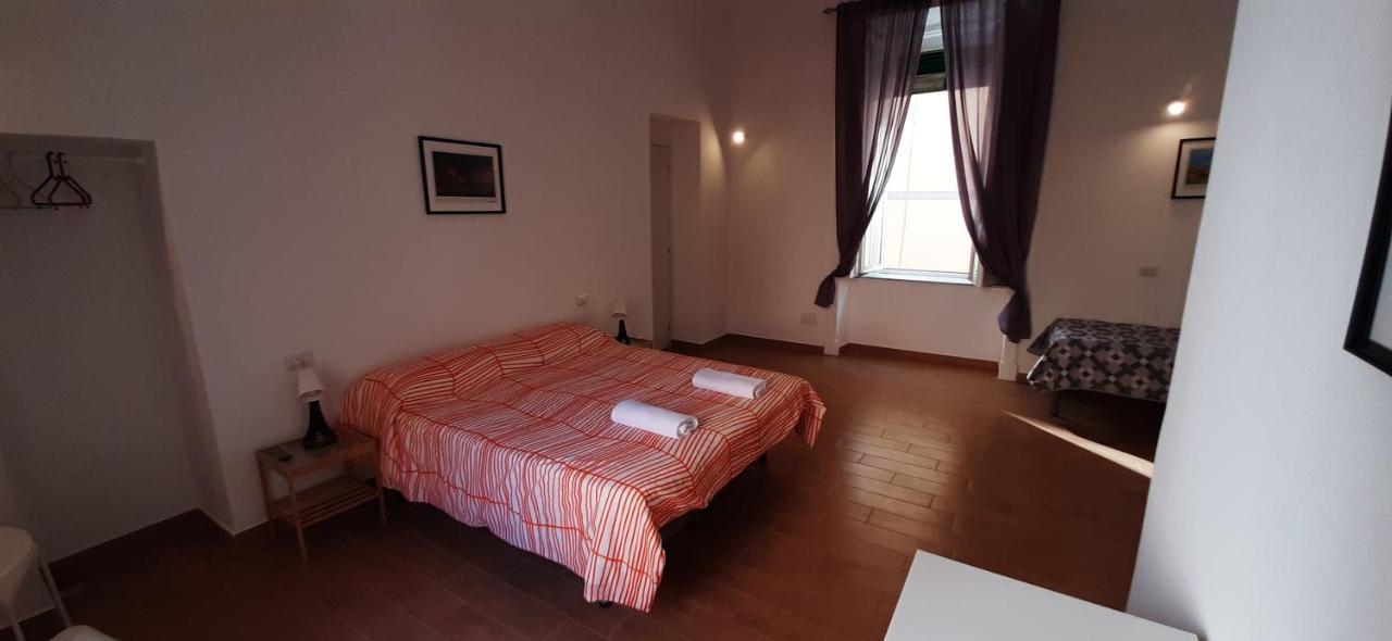 Bed and Breakfast Casa Laura Oliva Mancini Neapel Exterior foto