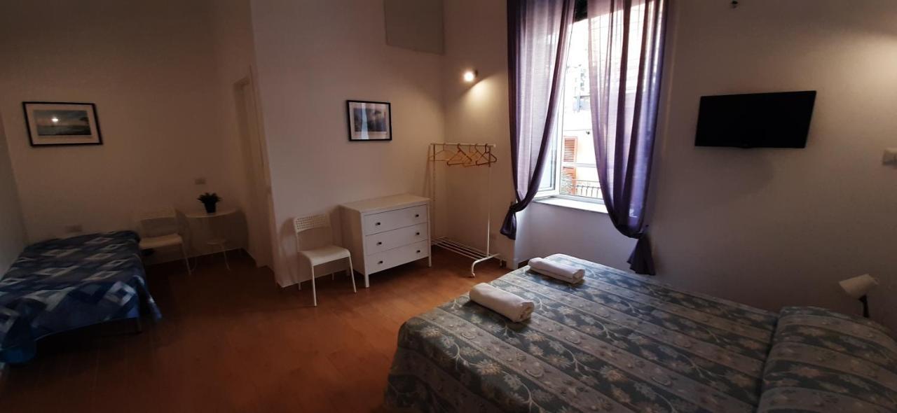 Bed and Breakfast Casa Laura Oliva Mancini Neapel Exterior foto