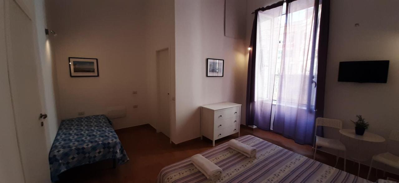Bed and Breakfast Casa Laura Oliva Mancini Neapel Exterior foto